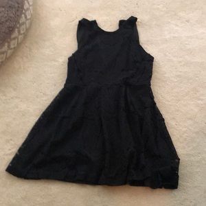 Black lace sleeveless dress